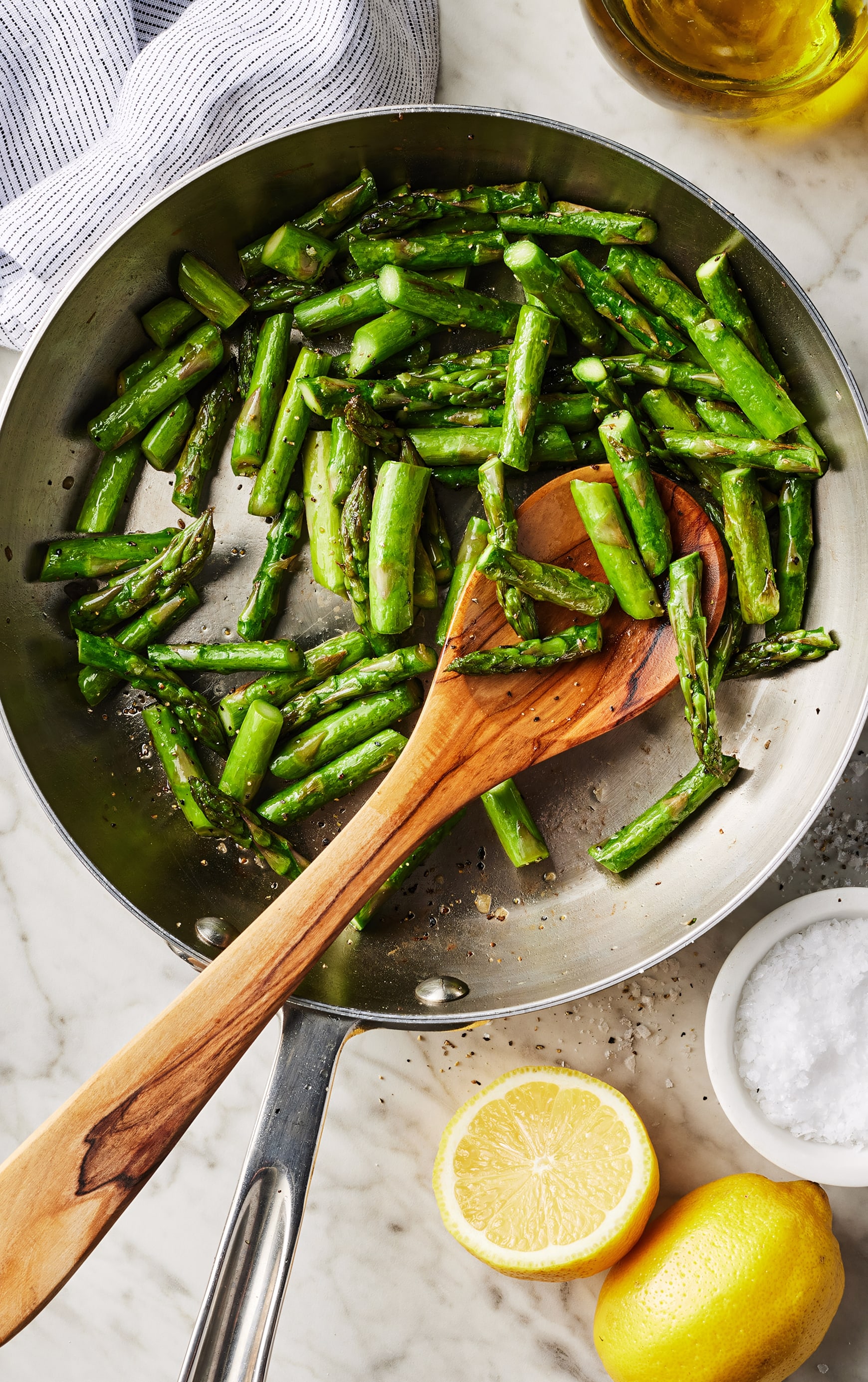 Sautéed Asparagus with Lemon & Parmesan: A Zesty Spring Delight